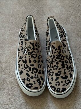Leopard Print Slip-On Sneakers - Tan & Black